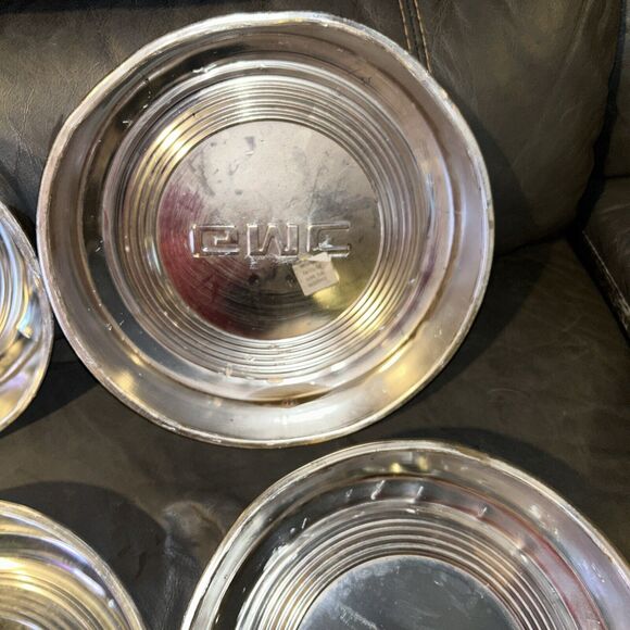 Set Of Four GMC Dog Dish Hubcaps 1993 - Picture 10 of 10